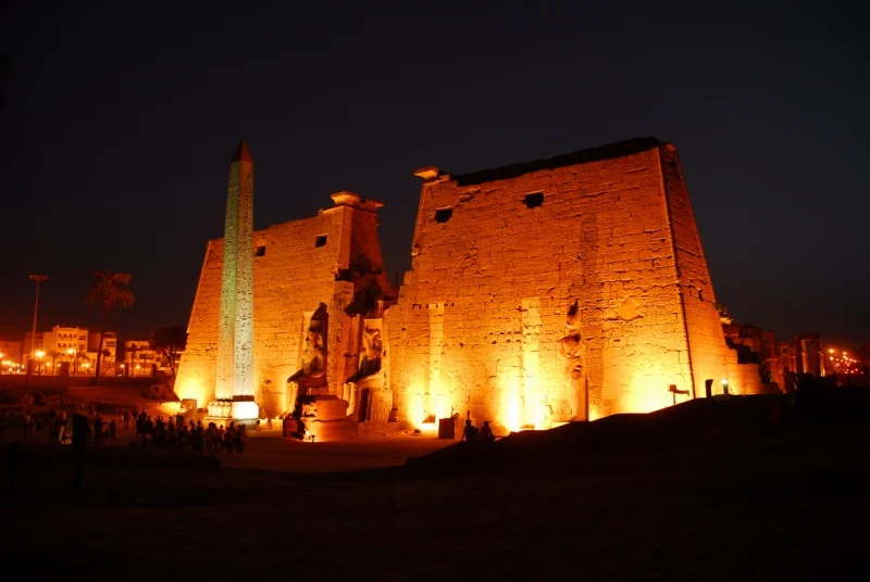 An expert guide explaining the history of Karnak Temple during our Luxor Egypt day tours